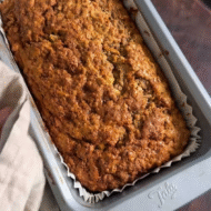 Koostisosad: NB! Kui tahad krõmpsumat/valgurikkamat ampsu, lisa segusse ka suurem peotäis lemmikpähkleid ja/või seemneid. Valmistamine Säilitamine: Hoia õhukindlas anumas kuni 3 päeva toatemperatuuril, eeldusel, et see sul õnnestub:) või 5 päeva külmkapis. Säilib sügavkülmas kuni 3 kuud – lõika enne külmutamist viiludeks ja sulata vastavalt vajadusele üksikud tükid. Nautigem!