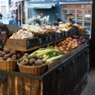 Kas teadsid, et on terve rida vilju, mille puhul tükeldamine/viilutamine ja paar minutit seista laskmist muudab nad organismi jaoks mitu korda kasulikumaks? Alles siis, kui taimerakud purunevad, aktiveeruvad ensüümid, mis loovad väekaid antioksüdante ja teisi bioaktiivseid ühendeid. Lihtsalt anna pisut aega ja lase neil tekkida. Väike ooteaeg annab toidule palju rohkem kasu! Allpool on üles […]