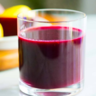 Kui soovid oma keha rõõmustada ja toniseerida, siis proovi seda suurepärast jooki: Veresooni rõõmustava tervisetooniku retsept: Blenderda kõik see vaimustav värskus kokku mõnusaks joogiks ja ole valmis vaimustuma! NB! Jooki oleks väga hea juua tühjale kõhule P.S. Tahad rohkem lugeda punapeedi imetegudest meie organismis, siis vaata siia: https://toitumistarkus.ee/kuidas-ammutada-elujoudu…/